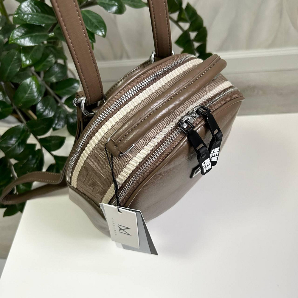 Брендовая женская сумка-рюкзак. Женская сумка рюкзак маленькая через плечо. Киев - изображение 2