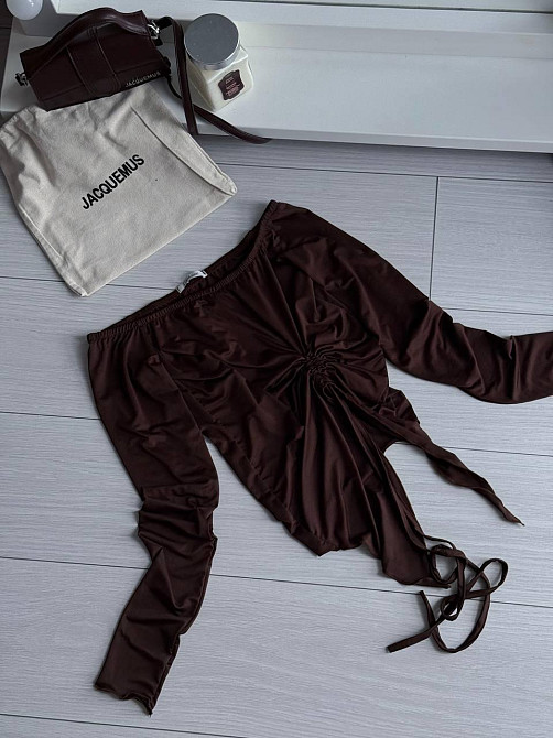 Женский базовый асимметричный лонгслив с открытыми плечами микромасло Одесса - изображение 10