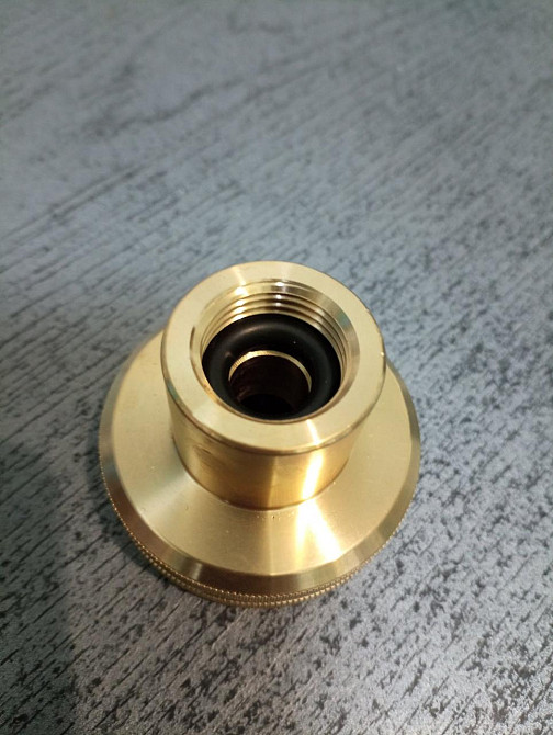 Перехідник для заправки побутових газових балонів 21,8