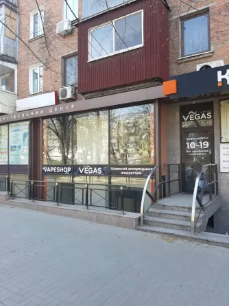 Здам магазин на пр Поля буд 106, червона лінія, Окремий вхід, величезне вітринне вікно на червону лі Дніпро