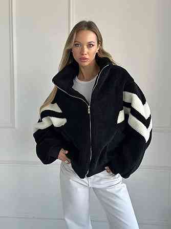 Жіноча тепла оверсайз куртка-бомбер букле на підкладці Одеса