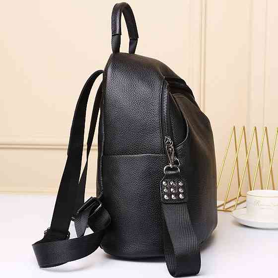 Женский кожаный рюкзак городского типа 23х30х13, сумка на спину под мат, черная Киев