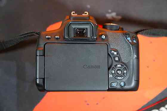 Дзеркальний фотоапарат Canon EOS 750D WiFi Дзеркалка.Комплект. Б\У Харків