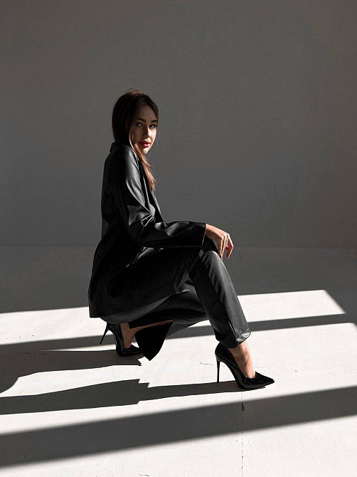 Женский стильный базовый пиджак из матовой эко-кожи 46/48 Одесса - изображение 8