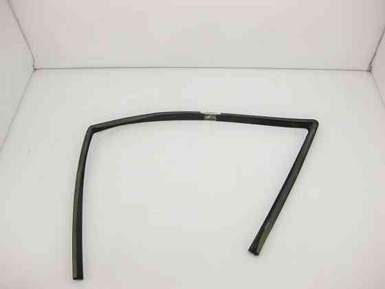 Mercedes-Benz  A2207251125 Ущільнювач опускного скла передніх лівих дверей S-Class W220 Одеса