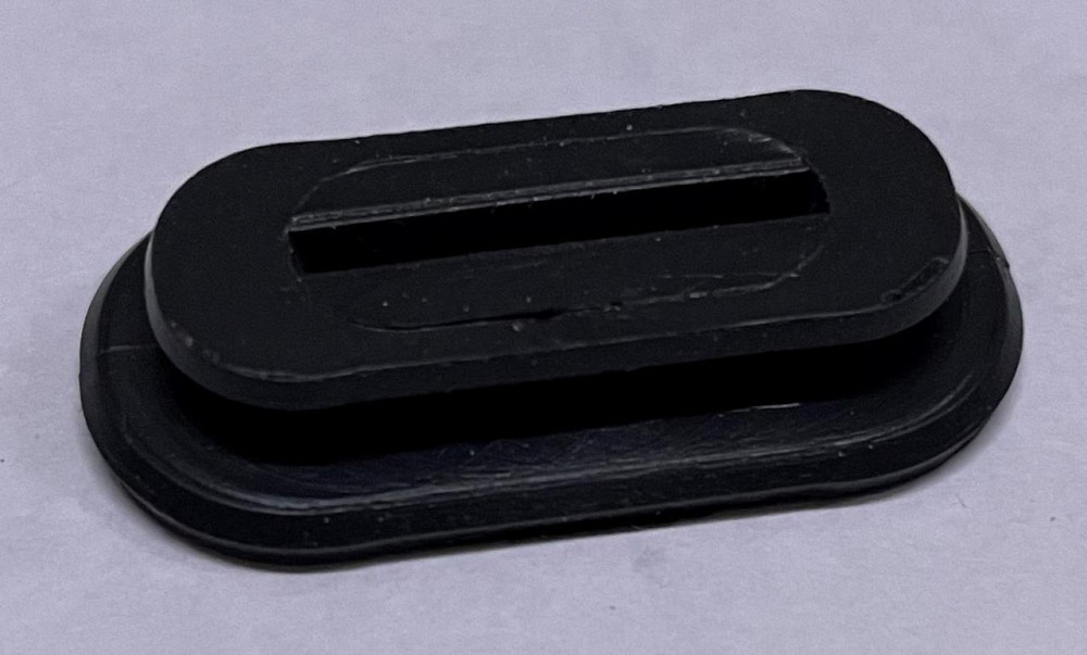 Засувка замка бардачка ІЧ (гумова) I Мукачево - фото 1