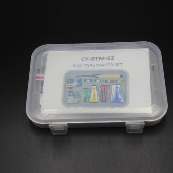 Набор для пэчворка с аксессуарами в кейсе 11 шт. Киев