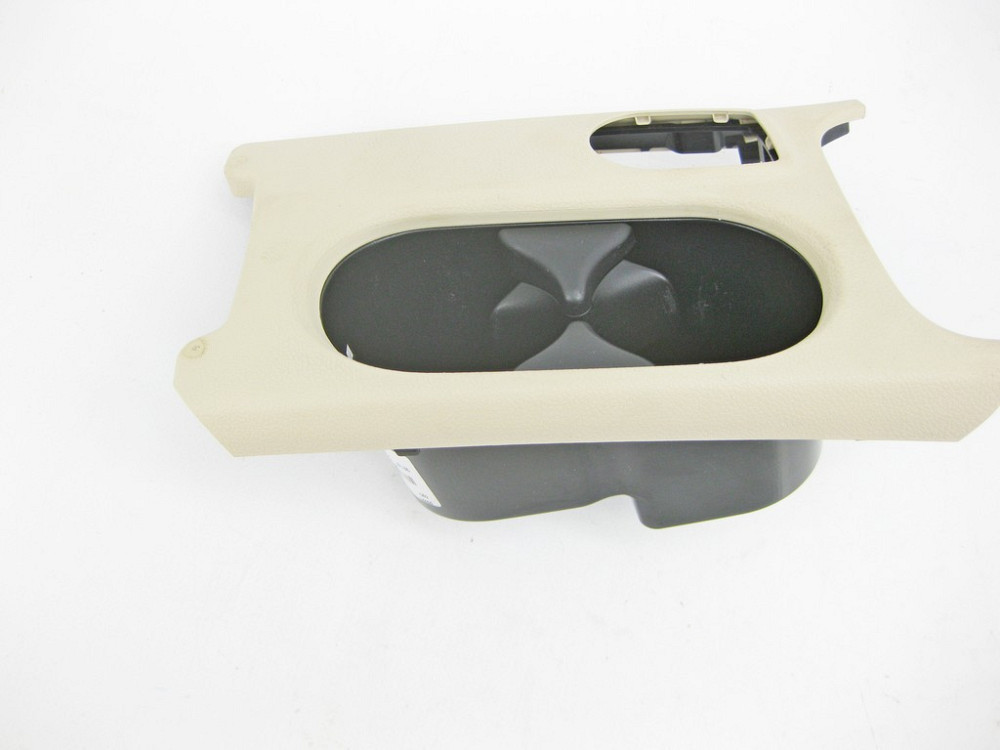 Mercedes-Benz  A1766801610 8L36 Накладка з підсклянниками у центрі підлокітника CLA Shooting Brake X117 CLA C117 GLA X156 A-class W176 Одеса - фото 4