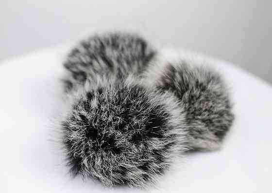 Помпони з натурального хутра песця на шапку 10-12см Графітовий Харків