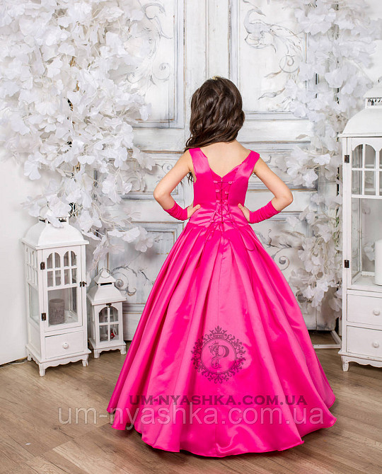 Шикарне довге плаття з чорним купоном на 6-8 років Кривий Ріг - фото 2