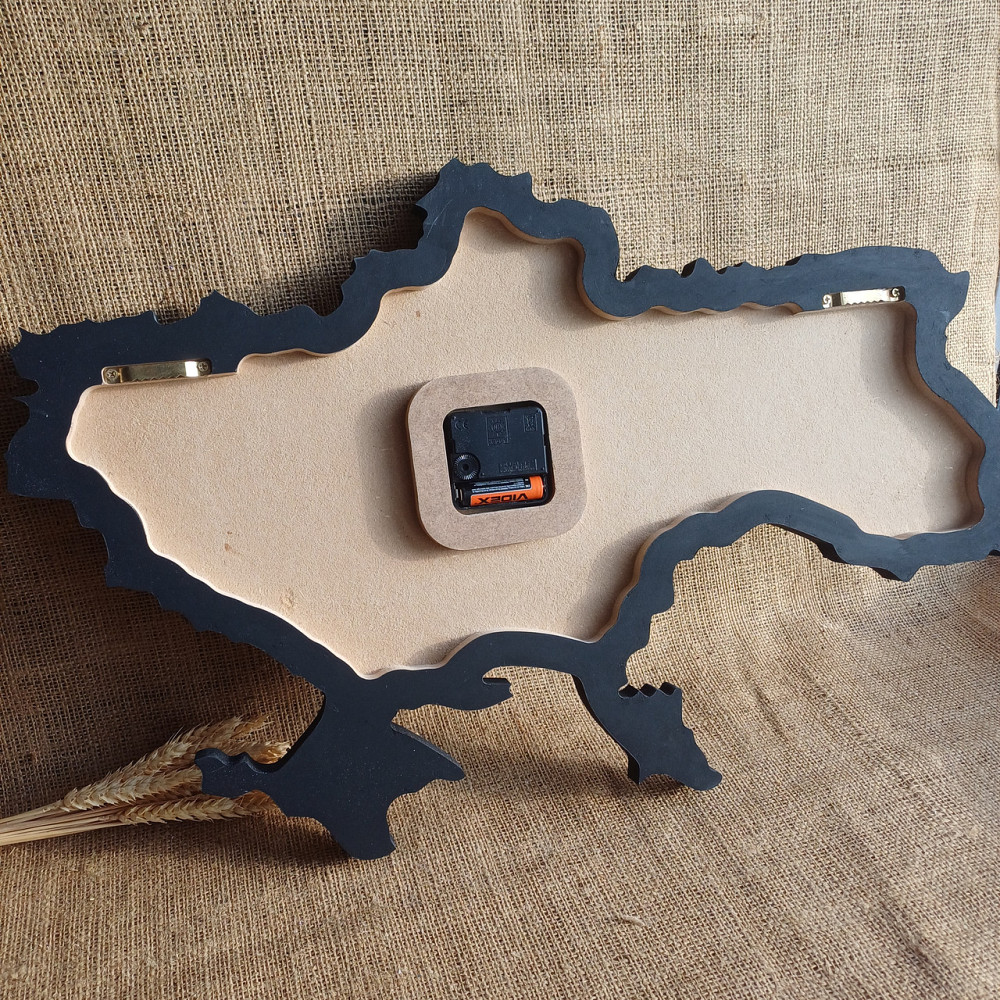 Годинник настінний 70*45 см з епоксидної смоли ручної роботи "Карта України" з кісточками та гербом Дніпро - фото 10