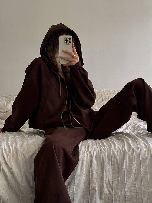 Женский базовый костюм двойка: кофта и брюки замша Шоколад Одесса - изображение 10