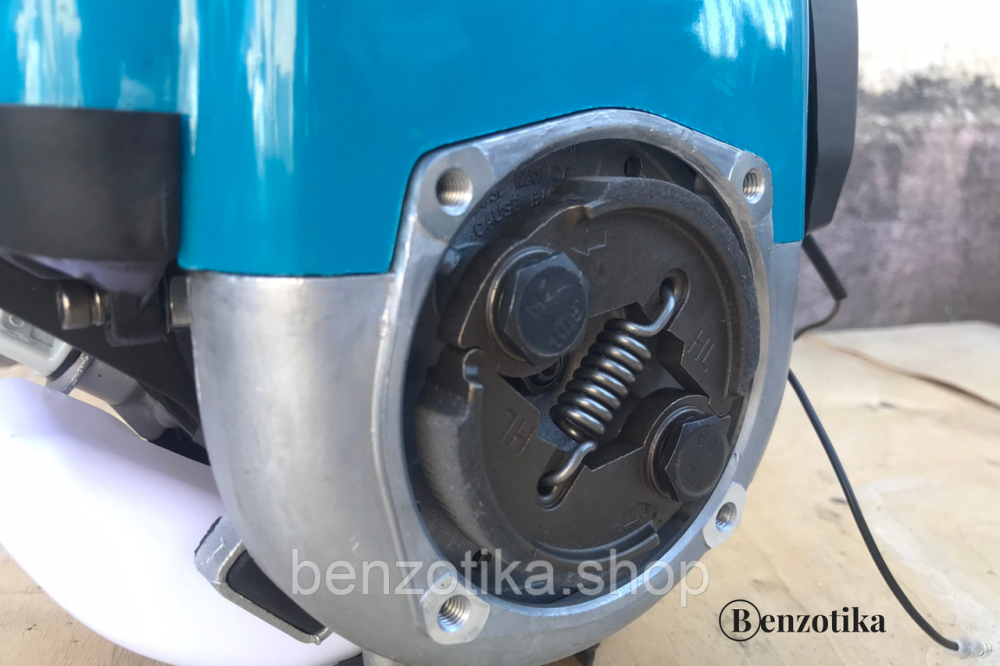 Мотокоса Makita EBH 341 U / 4х тактная мотокоса / Мощность двигателя - 1,07 кВт / ранцевый ремень в  Киев - изображение 4