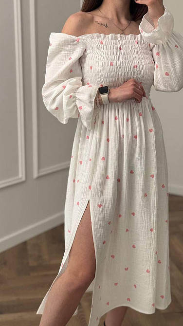 Жіноча сукня міді з відкритими плечима з мусліну Рожеві серця M/L Харків - фото 4