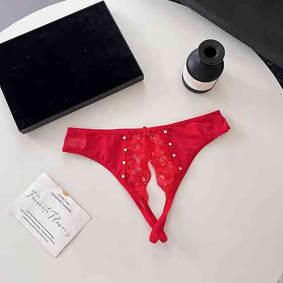 Трусики с разрезом и бусинами кружевные 42-44 красный Киев