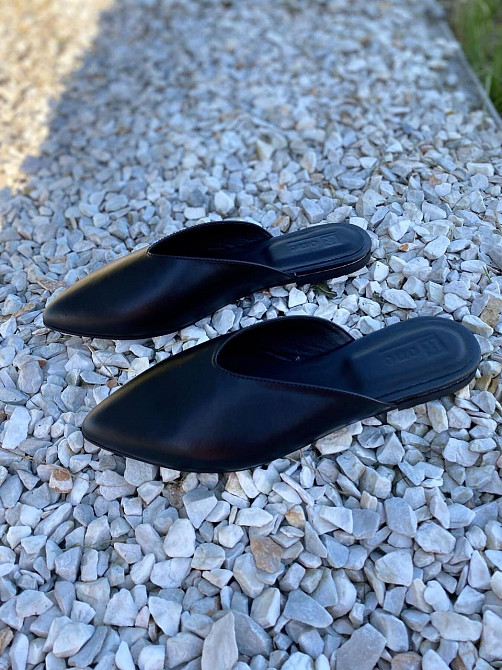 RONE Модні шльопанці жіночі, натуральна шкіра, чорні з закритим гострим носком RONE B-173 р. 37 Коломыя - изображение 6