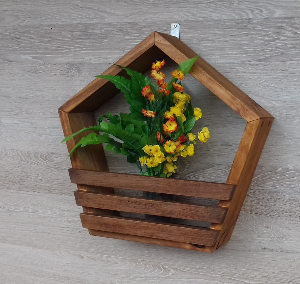 Полка настенная для цветов 