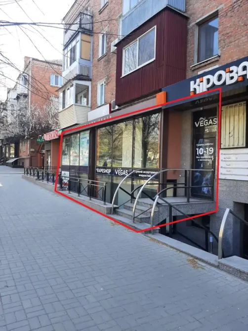 Здам магазин на пр Поля буд 106, червона лінія, Окремий вхід, величезне вітринне вікно на червону лі Дніпро - фото 1