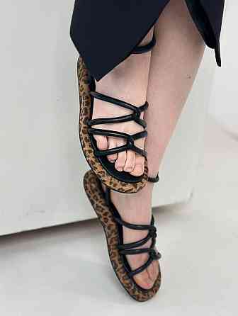 Olli Стильні босоніжки жіночі літні чорні з леопардовою підошвою OLLI Л-4-21113, натуральна шкі Коломыя