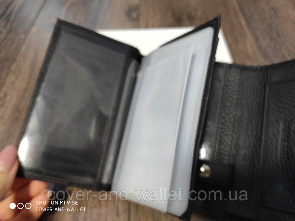 Мужское черное кожаное портмоне с отделением для документов ST Leather 101 Киев - изображение 6