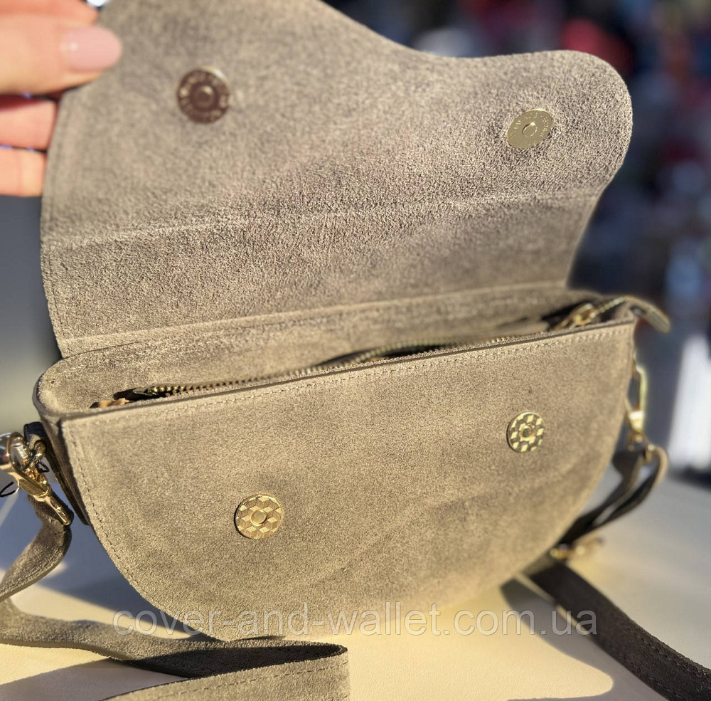 Компактна жіноча замшева сумка в сірому кольорі Virginia Conti Київ - фото 3