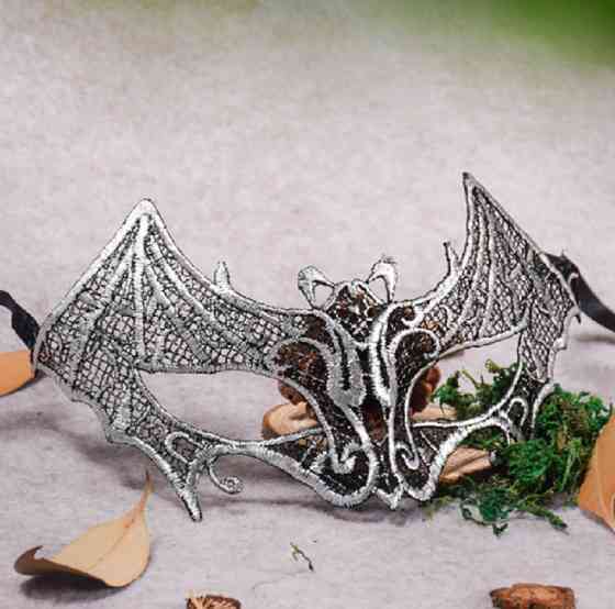 Маска із тканини на обличчя Кажан 24 на 9 см сріблястий Київ