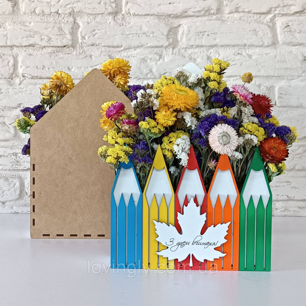 Букет цветов в корзинке-органайзере 