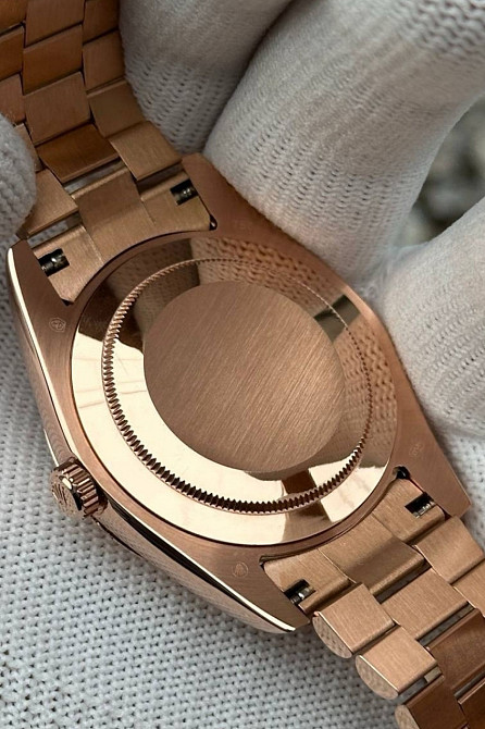 Швейцарський годинник Rolex Day-Date 40 Everose Gold Київ - фото 2