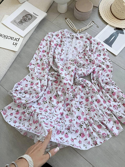 Женское романтичное мини платье в цветочный принт с кружевом софт / штапель 44/46, Розовый Одесса - изображение 6