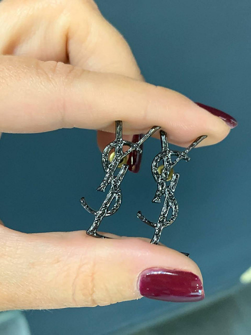 Сен Лоран серьги / Yves Saint Laurent серьги гвоздики черные лого Одесса - изображение 3
