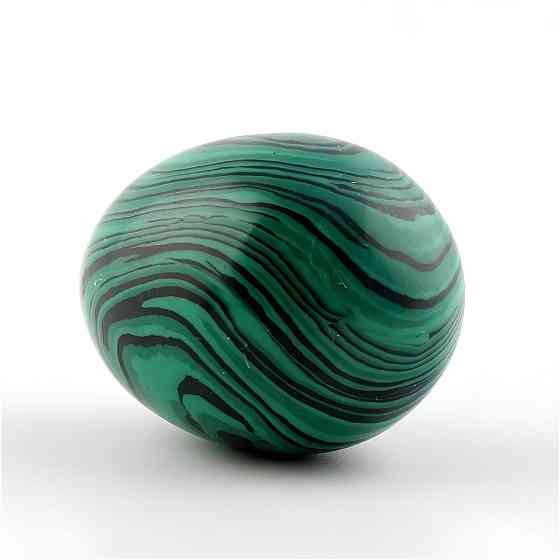 Камень малахита в форме яйца RESTEQ. Яйцо из натурального малахита 4 см. Каменное яйцо Киев