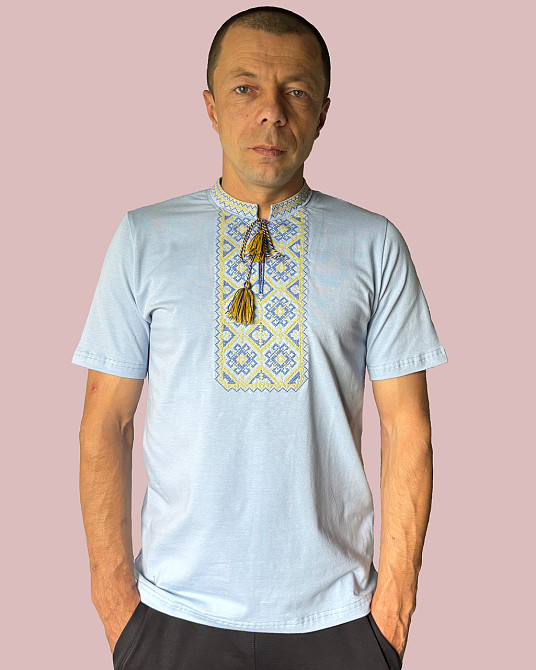 Чоловіча Футболка вишиванка голуба з блакитно - жовтим орнаментом Київ - фото 1