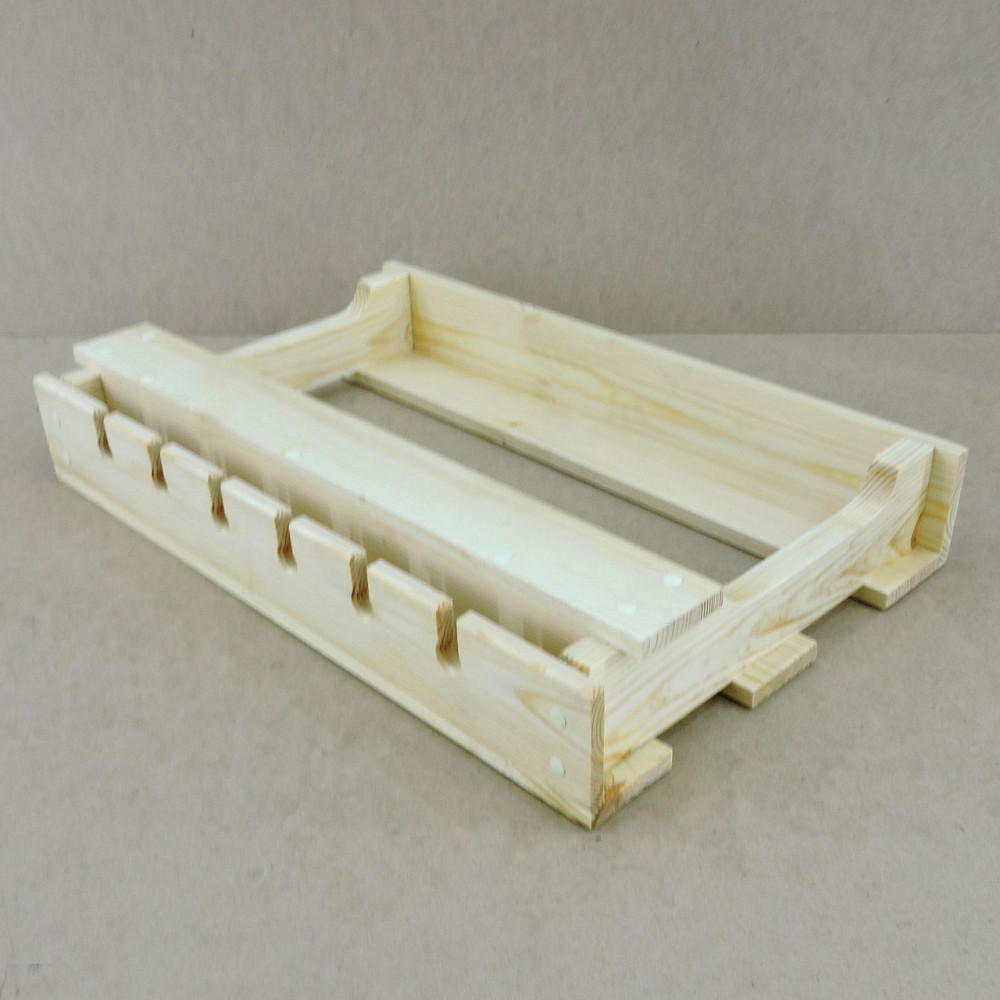 Настенная винная полка 