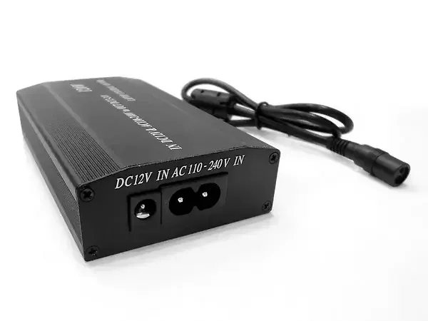 Універсальний адаптер для ноутбука MY-121 220В 150Вт з 8 насадками для дому та подорожей Одеса - фото 7