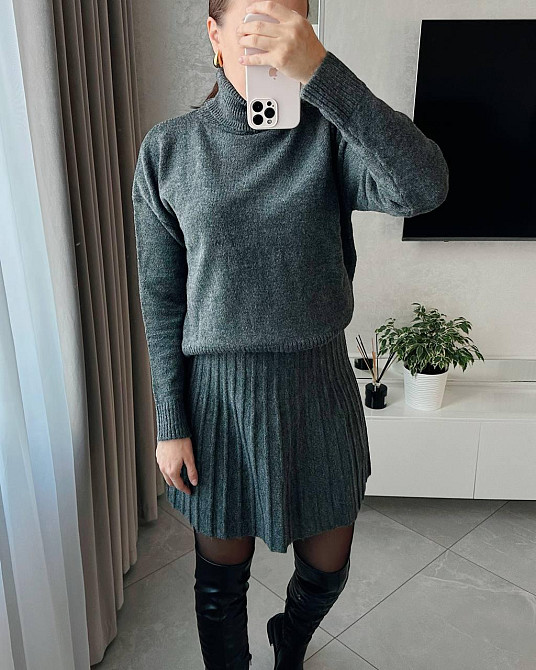 Женский уютный теплый костюм: свитер и юбка мелкая машинная вязка Антрацит Одесса - изображение 1