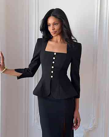 Женский стильный привлекательный костюм двойника Одесса