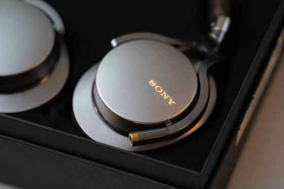 Наушники топовые Hi-Res Sony MDR1A Silver MDR-1A/S. Киев