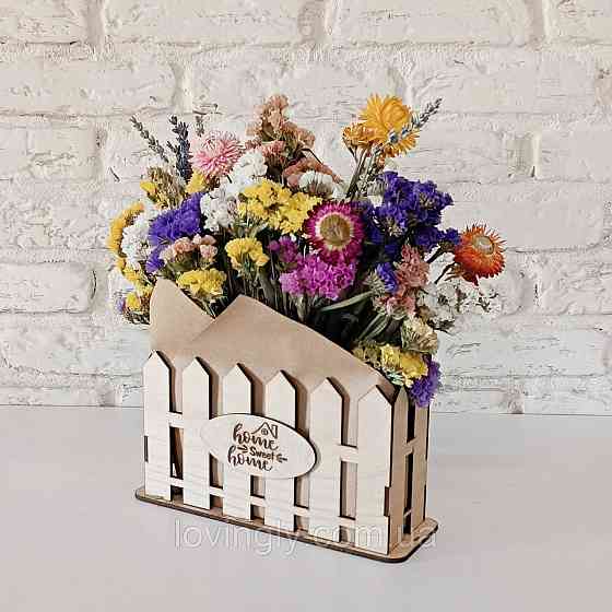 Композиция из сухоцветов в кашпо 