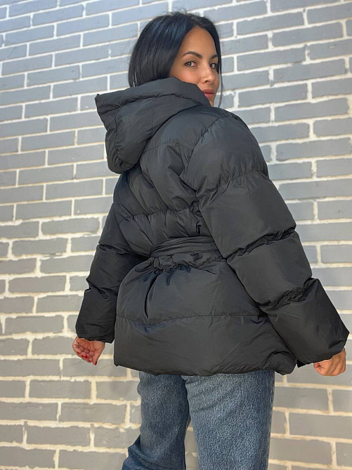 Куртка жіноча RUIXI 6093 парка пуффер з паском подовжена з капюшоном оверсайз, чорний, 46 Одеса - фото 2