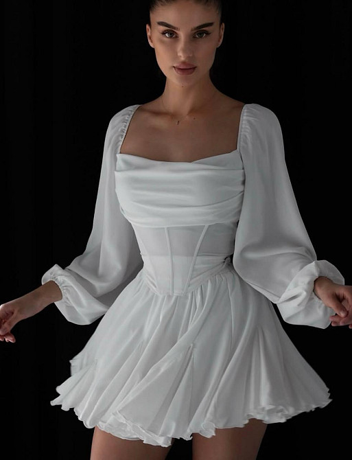 Женская романтическая привлекательная мини-платье с пышной юбкой и объемными рукавами софт Белый, 46-48 Одесса - изображение 2