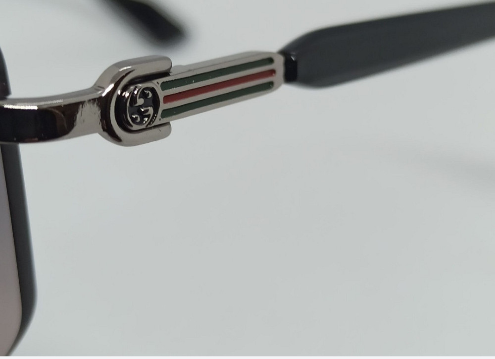 Брендові окуляри унісекс сонцезахисні сіро-рож із сірим металом. Київ - фото 1