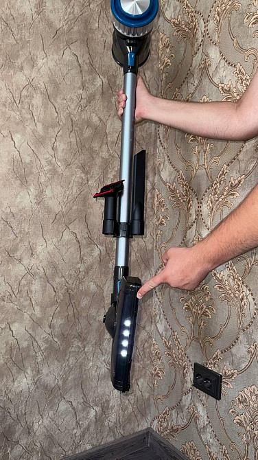 Акумуляторний вертикальний пилосос Crownberg CB-674 з турбощіткою, 2500Вт, 90 хв роботи, чорний з синім Одеса - фото 2