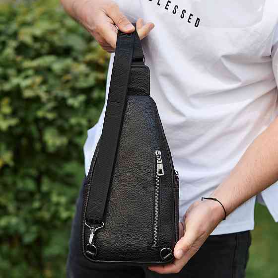 Брендова чоловіча нагрудна сумка рюкзак слінг з натуральної шкіри молодіжна шкіряна чорна сумочка на плече Tiding Bag Київ