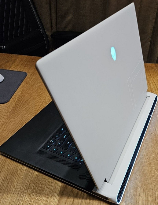 Ноутбук: Alienware R2 x17 i9 480Hz. Киев - изображение 1