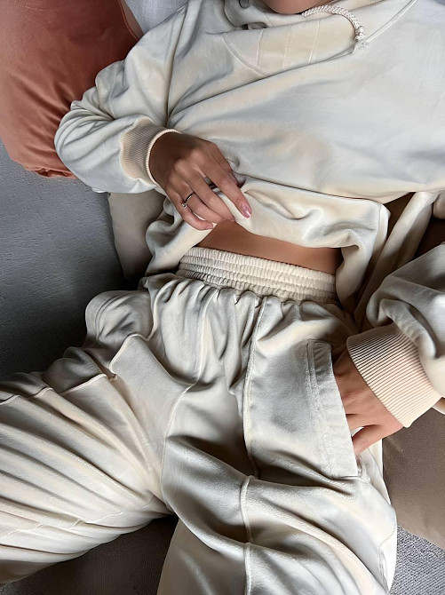 Жіночий плюшевий костюм двійка: худі та штани 44/46 Одеса - фото 5