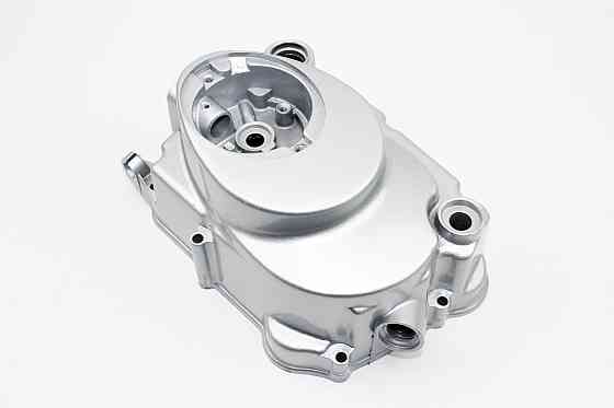 Кришка двигуна права (де щуп) 110cc/125cc механіка ALPHA Киев