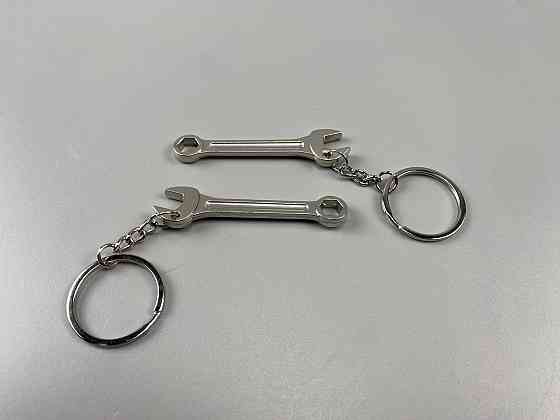 Автомобільний брелок ріжково-накидний ключ, брелок на ключі для водія, брелок металевий на авто ключі Мукачево