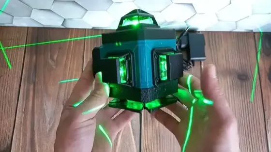 Лазерный 4D 16-линейный зеленый нивелир 24V 5Ah, самовыравнивающийся уровень для измерения сечения 16 лучей на 360 в кейсе Коломыя