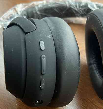 Навушники Sony WH-1000XM4 чорного кольору. Київ