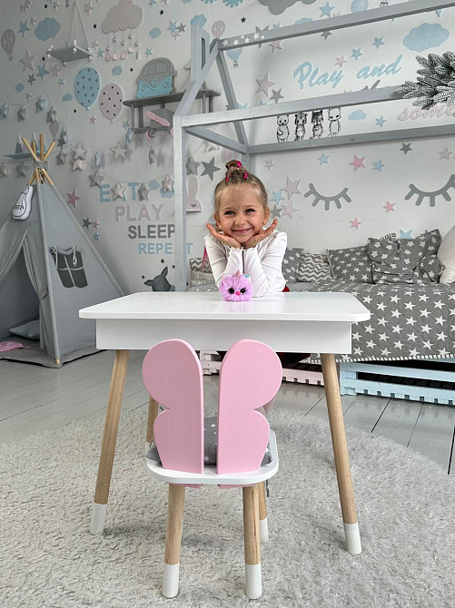 Дитячий столик з відкидним верхом 54х60х45 і стільчик метелик 26х26х24, стіл та стілець для дітей до 7 років, білий з рожевим Кам'янське - фото 2